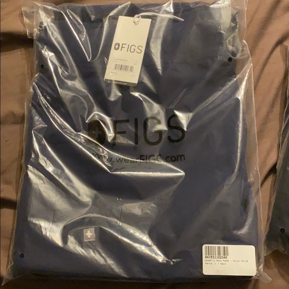 Figs NWT navy Kade scrub pants